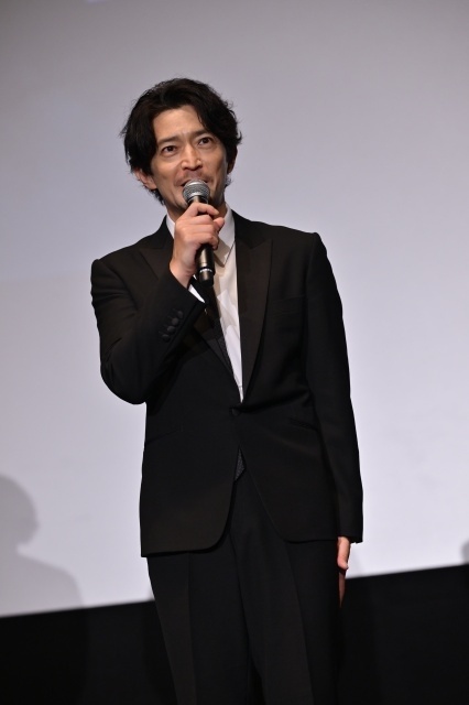 劇場アニメ『SEKIRO: NO DEFEAT』完成披露舞台挨拶に浪川大輔さん、津田健次郎さんらが登壇。原作ゲームから続投のキャスト陣がアフレコを振り返る-1