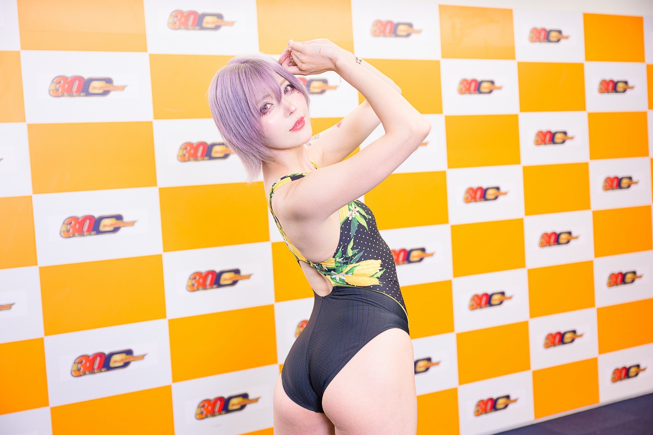 真宮みれいが競泳水着で美ヒップを魅せる【ゲマコス13撮り下ろしグラビア】
