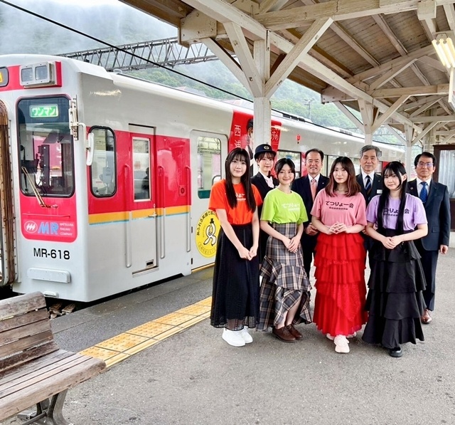 秋アニメ『てつりょー！meet with 鉄道むすめ』松浦鉄道 有田駅で記者発表会実施！　橘めいさん・庄子真央さん・福嶋晴菜さん・月城日花さん・安齋由香里さんらが参加-1
