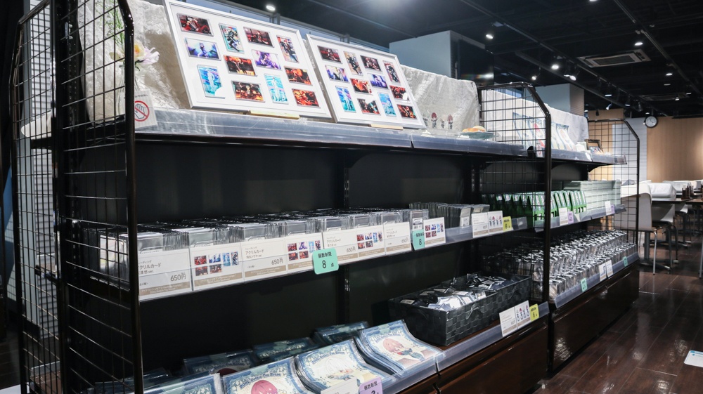 『アイドリッシュセブン』×アニメイトカフェ池袋2号店フォトレポート｜第7弾「ŹOOĻ Gothic Tea House」開催！ クラシカルなカフェ衣装のŹOOĻが優雅なティータイムをお届け-2