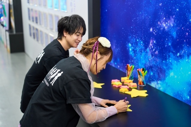 「TVアニメ『Re:ゼロから始める異世界生活』展-10th Anniversary-」内覧会＆記者会見の公式レポートが到着！　小林裕介さん、高橋李依さんがひと足早く体験した展示会の感想を語る-16