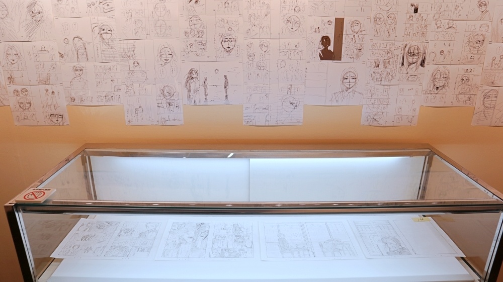 貴重なネームや原画、華やかなカラーイラストが集結！　物語が歩んできた5年間の軌跡をたどる「薫る花は凛と咲く 5周年記念展」東京会場フォトレポート-9