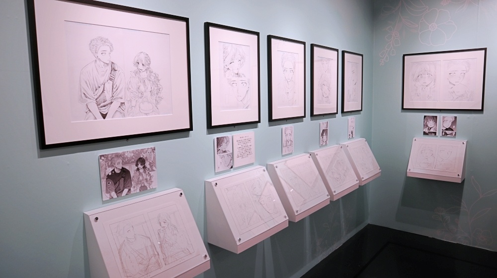 貴重なネームや原画、華やかなカラーイラストが集結！　物語が歩んできた5年間の軌跡をたどる「薫る花は凛と咲く 5周年記念展」東京会場フォトレポート-3