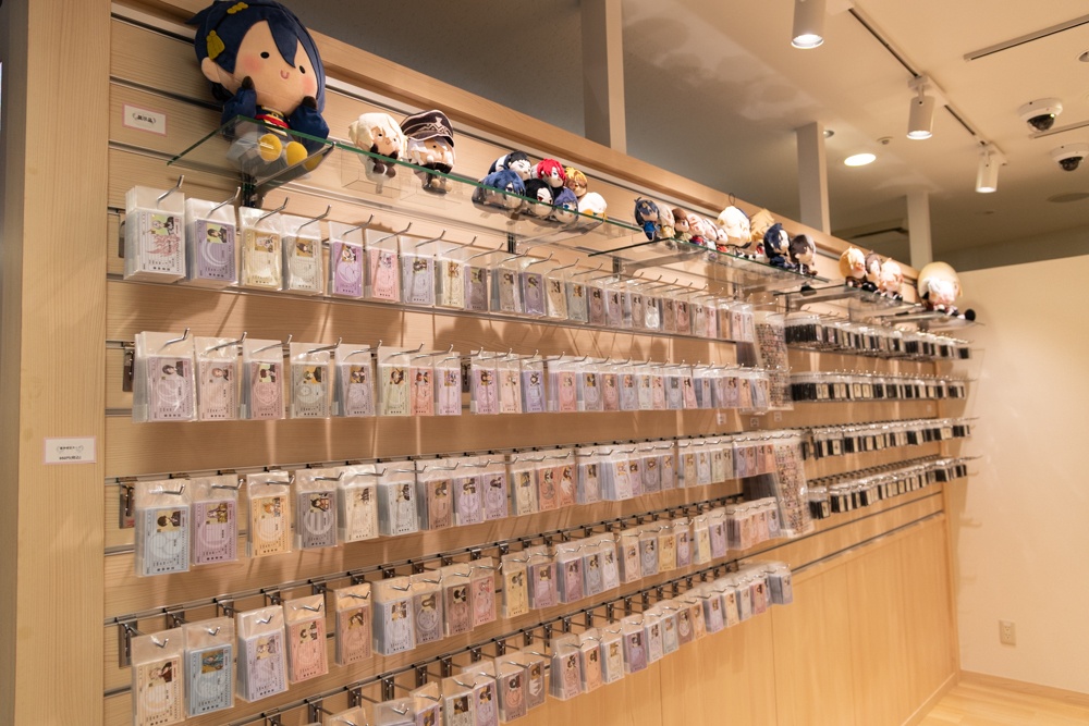 「アニメイトラシック福岡天神」内「刀剣乱舞万屋本舗　福岡天神店」のオープンを記念して『刀剣乱舞ONLINE』宣伝隊長『おっきい こんのすけ』がやってきた！【フォトレポート】-5