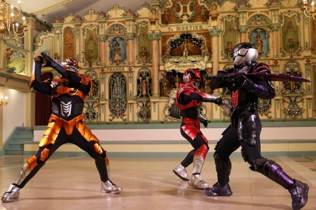 『超宇宙刑事ギャバン インフィニティVSライヤ』長田光平さんらキャスト＆スタッフ出演のYouTube生配信が11月1日に実施！　完成披露舞台挨拶が11月17日に開催、劇中場面カットも解禁-3