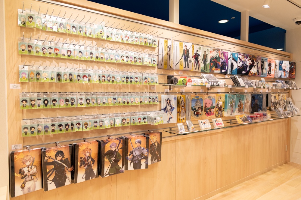「アニメイトラシック福岡天神」内「刀剣乱舞万屋本舗　福岡天神店」のオープンを記念して『刀剣乱舞ONLINE』宣伝隊長『おっきい こんのすけ』がやってきた！【フォトレポート】-9