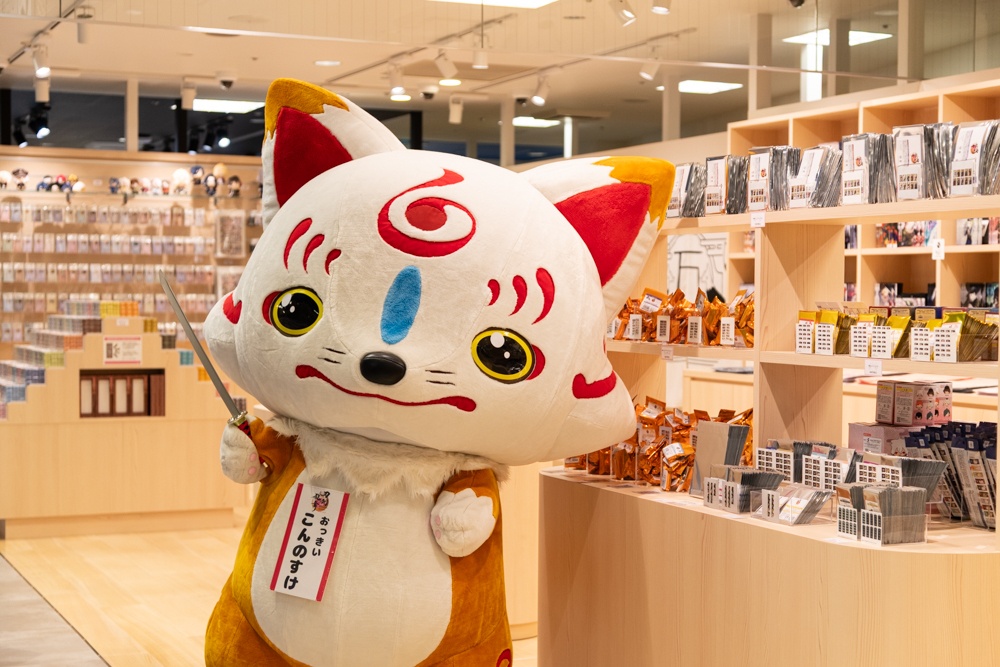 「アニメイトラシック福岡天神」内「刀剣乱舞万屋本舗　福岡天神店」のオープンを記念して『刀剣乱舞ONLINE』宣伝隊長『おっきい こんのすけ』がやってきた！【フォトレポート】-7