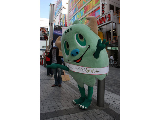 記念撮影や一日店長として大活躍！新刊発売を記念して、秋葉原の街に801ちゃんが登場！！-1