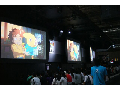 【TGS2009】巨大スクリーンでLEVEL5最新ゲームのSP映像を観て、体験版をゲット！-1