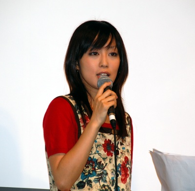 【TGS2009】「うちのペットの黒猫を出してください！」と開発に直訴!?　日笠陽子さんが登場したオンラインゲーム『フラゴリア』スペシャルステージ！-1