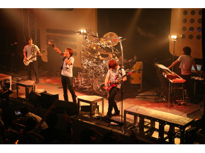 サイキックラバーが2ndアルバム発売記念のワンマンライブ『PYSCHIC LOVER LIVE 2009-LET’S TRY TOGETHER-』を開催。熱く盛り上がったステージをレポート！の画像-1