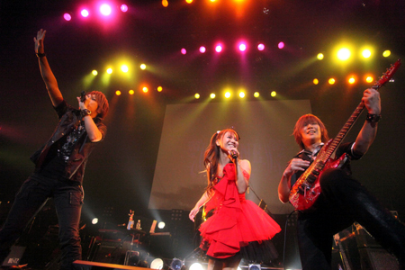 彩音さんが東名阪ツアー『Ayane Live Tour 2009』の追加公演を赤坂BLITZで開催！　豪華ゲストも出演した自身最大のライブは大成功!!-8