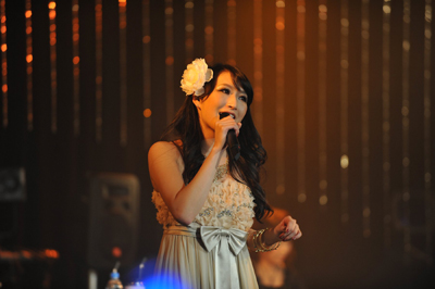 ELISAさんが2ndライブ『歌ってELISA先生！ EBISUでデきるモン！』を開催。2010年1月20日には2ndアルバム『Rouge Adolescence』をリリース！-3