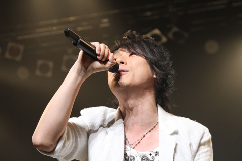 初の単独ワンマンツアーとなった『鈴村健一1stLiveTour2010“Becoming”』ファイナルとなったSHIBUYA-AX追加公演をレポート――「僕は一足早く2010年を迎えていたのかも？」-2