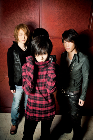 Angeloがソニー/Music Ray’n移籍後第一弾シングルとしてリリースした「光の記憶」がオリコンデイリーランキング6位と好発進！！-1