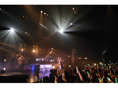 野中藍さんが初の生バンドによるライブツアー開催！　最終公演でangelaとの“のなぢぇら”も結成!!　『AIPON BEST BOUT 2010～燃えあがれ!!天をも焦がす野中藍の歌魂～』-5