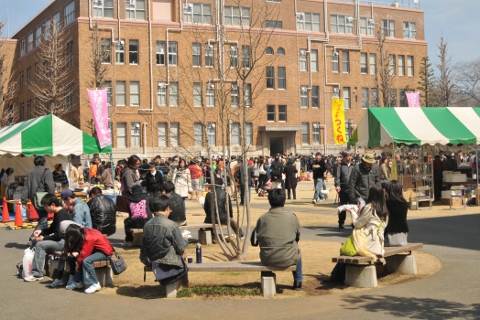 芸術館前や庁舎前など、ロケーションは独特！　“コみケッとスペシャル5in水戸”のコスプレイヤーさんを特集！ PART1-5