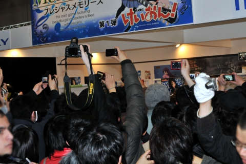 【TAF2010】『けいおん！』や『Angel　Beats！』が大人気！ 東京国際アニメフェア会場のACOS衣装コンパニオンさんをフォトレポート！の画像-3