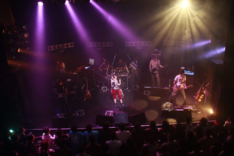 3rdアルバム『LINKAGE』も絶好調！――川田まみ『MAMI KAWADA LIVE TOUR 2010　LINKAGE』ツアー初日をスペシャルレポート！の画像-1