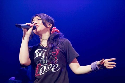 茅原実里さんの全国ツアー『Minori Chihara Live Tour 2010 ～Sing All Love～』がスタート！　ツアー初日の公演をレポート!!-9