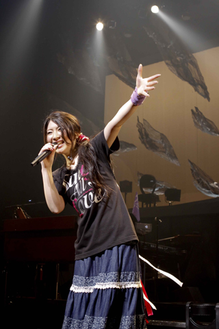 茅原実里さんの全国ツアー『Minori Chihara Live Tour 2010 ～Sing All Love～』がスタート！　ツアー初日の公演をレポート!!-10