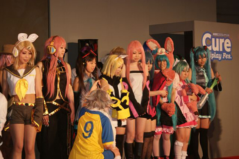 パシフィコ横浜で『Cure Cosplay Festival Vol.2』が開催！初音ミクが大集合したギャザリングステージの模様をお届けだ！-4