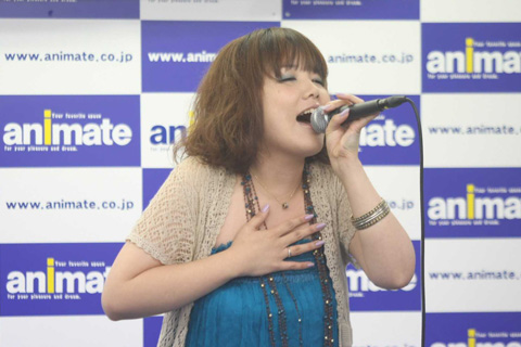 maoさんが1stアルバム『toddle』発売記念イベントを開催――7月31日のソロライブと『薄桜鬼』最新作のED曲を担当することを発表-1