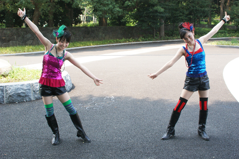 ゆいかおりが東京都内でまたまたゲリラライブ！「ゆいかおり『VIVIVID PARTY！』発売記念！東京都内で踊ってみた♪キャンペーン」レポート！真夏の空の下で少女達は踊る-3