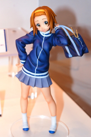 【WF2010夏】次の流れは展示性の強いフィギュアの可動性かも？　最新フィギュアを中心にチェック！-7