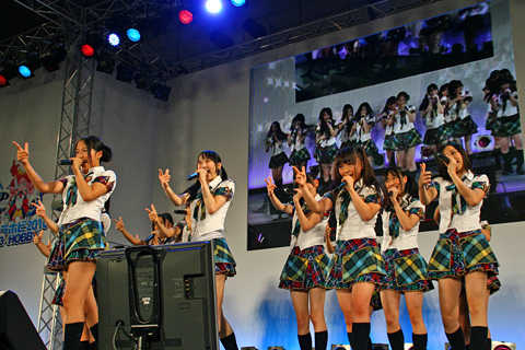 【キャラホビ2010】『キャラホビ2010』開催！初日のイベントステージから『SKE48　ライブステージ～幕張公演2010～』をご紹介！-5