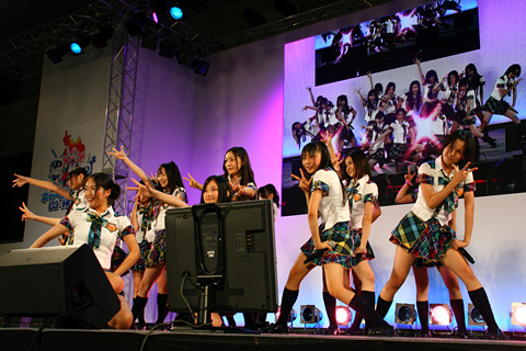 【キャラホビ2010】『キャラホビ2010』開催！初日のイベントステージから『SKE48　ライブステージ～幕張公演2010～』をご紹介！-10