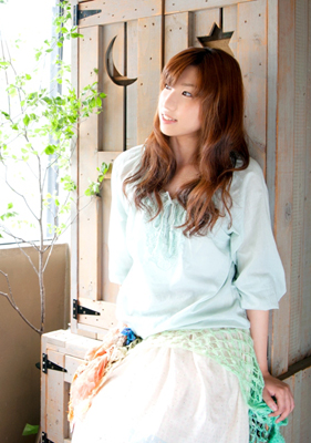 9月1日リリース「時の栞」を歌う吉岡亜衣加にフューチャー！-1