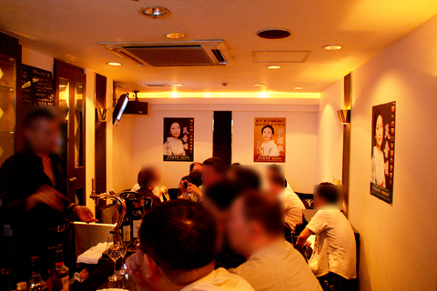 デビュー5周年記念イベントでSuaraさんがスナックのママに!?2日間限定の夢のイベントが実現!-5