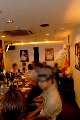 デビュー5周年記念イベントでSuaraさんがスナックのママに!?2日間限定の夢のイベントが実現!-6