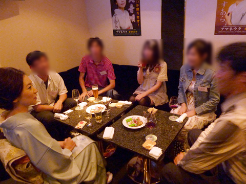 デビュー5周年記念イベントでSuaraさんがスナックのママに!?2日間限定の夢のイベントが実現!-7