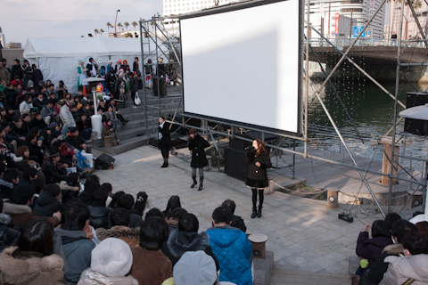 【マチ★アソビ】Kalafinaの歌声が雪を呼んだ!?　一日駅長や野外ライブなどKalafinaの一日をレポート！-14