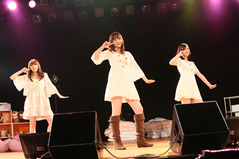 パジャマでリキッドルームに登場！どこまで至近距離になっちゃうの！？――ドキドキの“超至近距離”声優ユニット「LISP」ファンクラブ会員限定イベント「DIVE II LISP SUMMIT ～部屋とパジャマとおしゃべりすぷ～」レポート-4