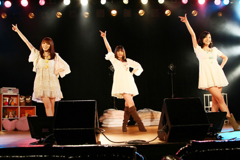 パジャマでリキッドルームに登場！どこまで至近距離になっちゃうの！？――ドキドキの“超至近距離”声優ユニット「LISP」ファンクラブ会員限定イベント「DIVE II LISP SUMMIT ～部屋とパジャマとおしゃべりすぷ～」レポート-5