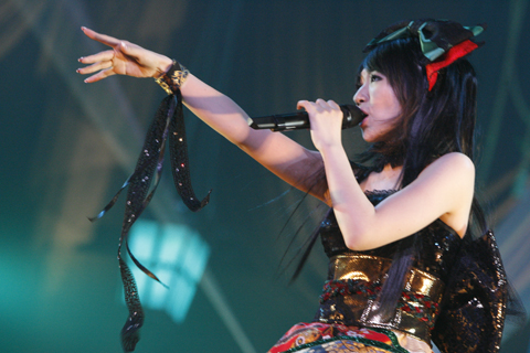 「NANA MIZUKI LIVE GRACE 2011 -ORCHESTRA-」常に挑戦し続ける歌姫・水樹奈々が今度はフルオーケストラとコラボ――圧倒的なボーカルと壮大なハーモニーが織り成す魅惑のステージをレポート！-5