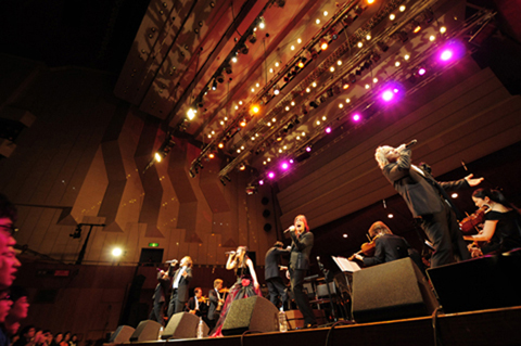 『JAM Project シンフォニックコンサート2011』レポート―“壮麗さ”と“情熱性”が交錯し、会場は幸せと興奮に包まれていた。-5