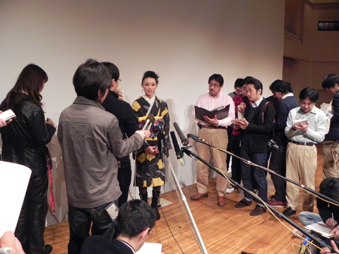 最新シングル「おいしい季節／決定的三分間」をリリースした栗山千明がひな祭りにイベント開催！-4