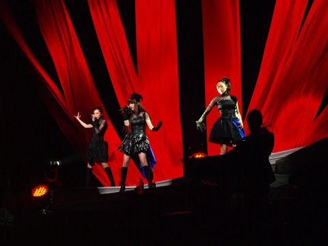 『Kalafina Spring TOUR 2011 “Magia”』ファイナル公演を前にKalafinaの3人が思いを語った――「今回の衣装のコンセプトは“Magia”です」-2