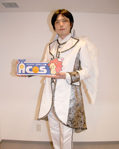 高橋広樹が自由に企画&実現していく番組『高橋番組(仮)』。番組から誕生したのは何と醤油とディナーショー用の豪華衣装!?ということで、完成した豪華衣装お披露目の現場で、高橋広樹さんに直撃インタビュー!!-1