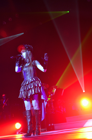 壮麗で幻想的なKalafinaの“魔法(Magia)”は全ての魂を魅了する――「Kalafina LIVE Spring TOUR 2011“Magia”」ファイナル公演をレポート！