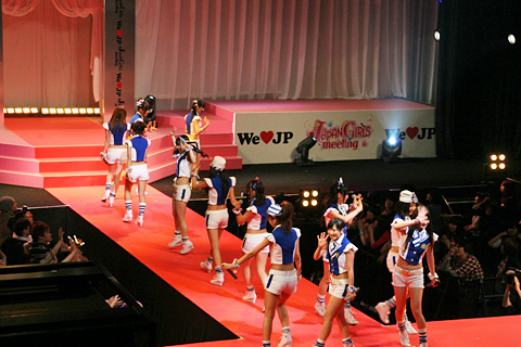 “カワイイ・ジャパン”のカッティングエッジはこれだ！新機軸ファッションイベント『JAPAN GIRLS MEETING2011』が開催――アイドリング!!!や℃-ute、DANCEROIDがランウェイで輝いた！-4