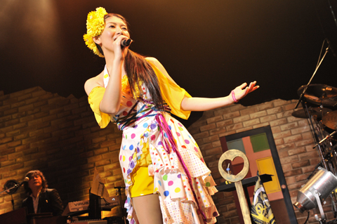「みんなの背中をグッと押してあげられるようなライブにしたい」―― 茅原実里ライブツアー“Minori Chihara Live Tour 2011 ～Key for Defection～”をレポート！-4