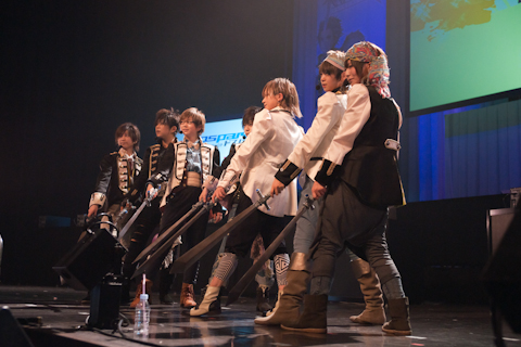 華麗な剣舞でも魅せた！　“ガンホーフェスティバル2011”腐男塾ライブをレポート！-8