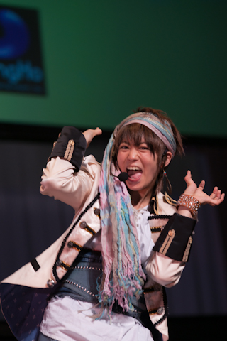 華麗な剣舞でも魅せた！　“ガンホーフェスティバル2011”腐男塾ライブをレポート！-9