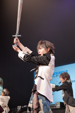 華麗な剣舞でも魅せた！　“ガンホーフェスティバル2011”腐男塾ライブをレポート！-12