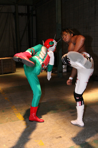 仮面ライダーGIRLSの2ndシングル「KAMEN RIDER V3」8月3日発売決定！MVには棚橋弘至選手が出演!!-2